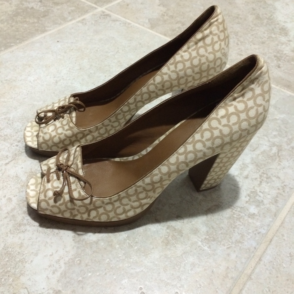 Coach beige gold corey heels 11